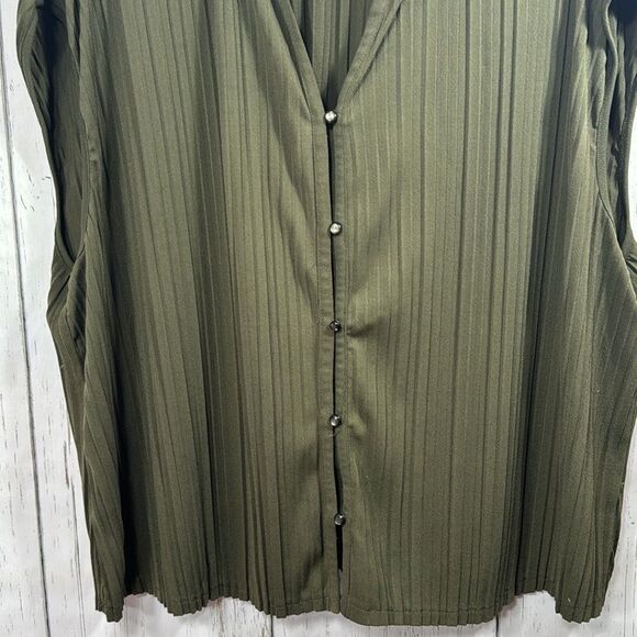 Adrianna Papell Pleated V Neck Short Sleeve Olive Green Button Front Top - Picture 9 of 12